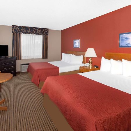 Super 8 By Wyndham St. Ignace Hotel Luaran gambar