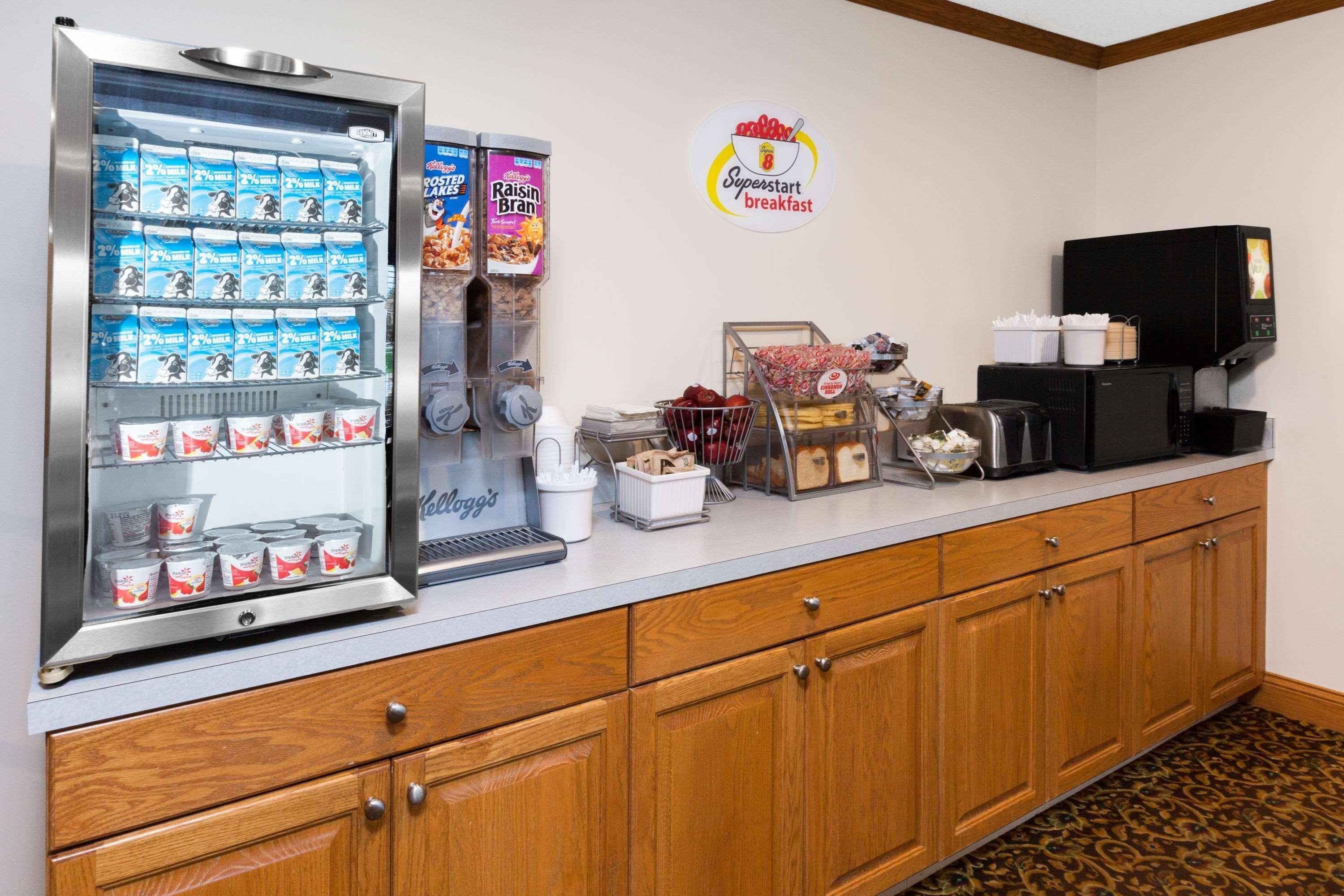 Super 8 By Wyndham St. Ignace Hotel Luaran gambar