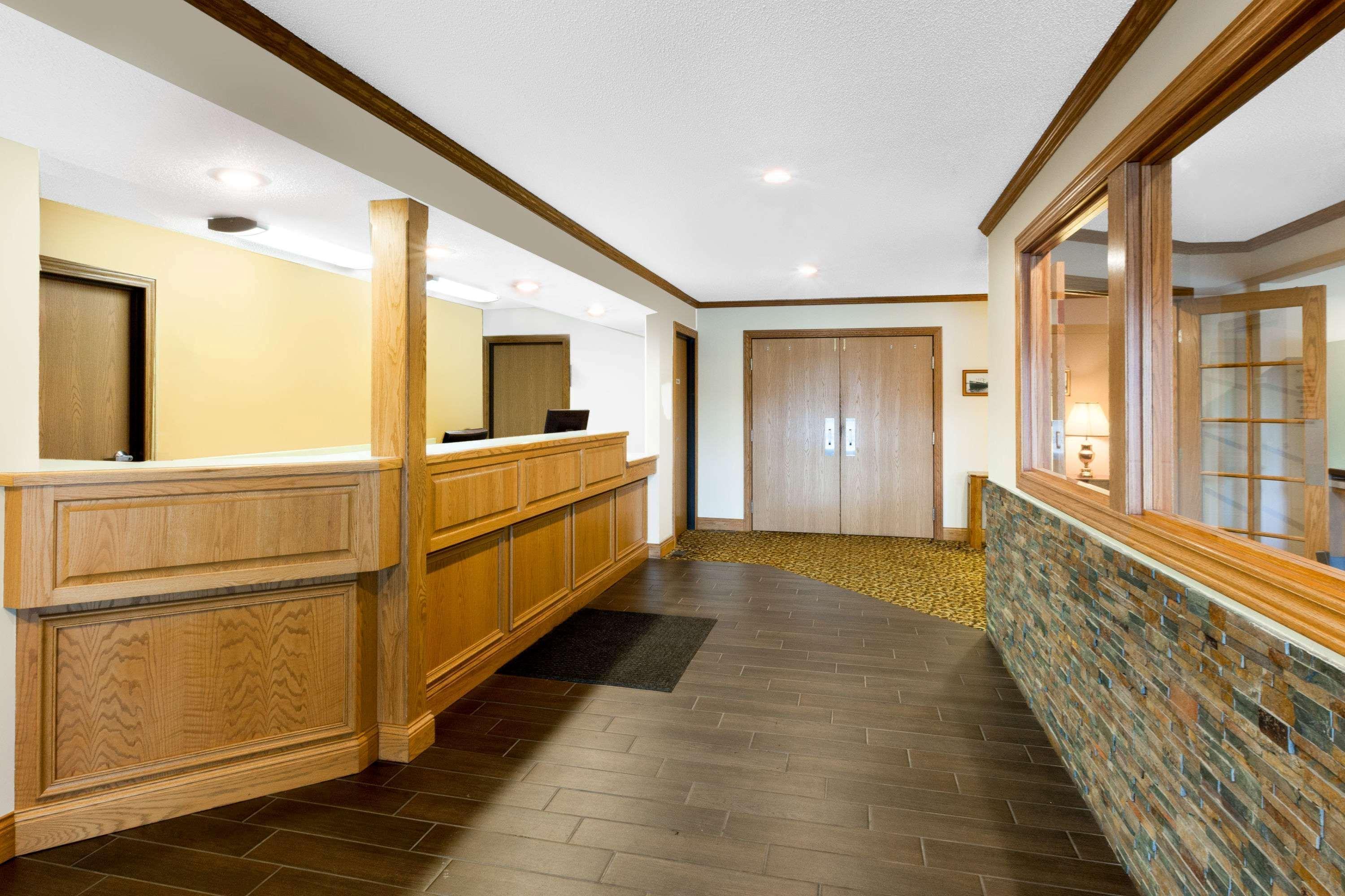 Super 8 By Wyndham St. Ignace Hotel Luaran gambar