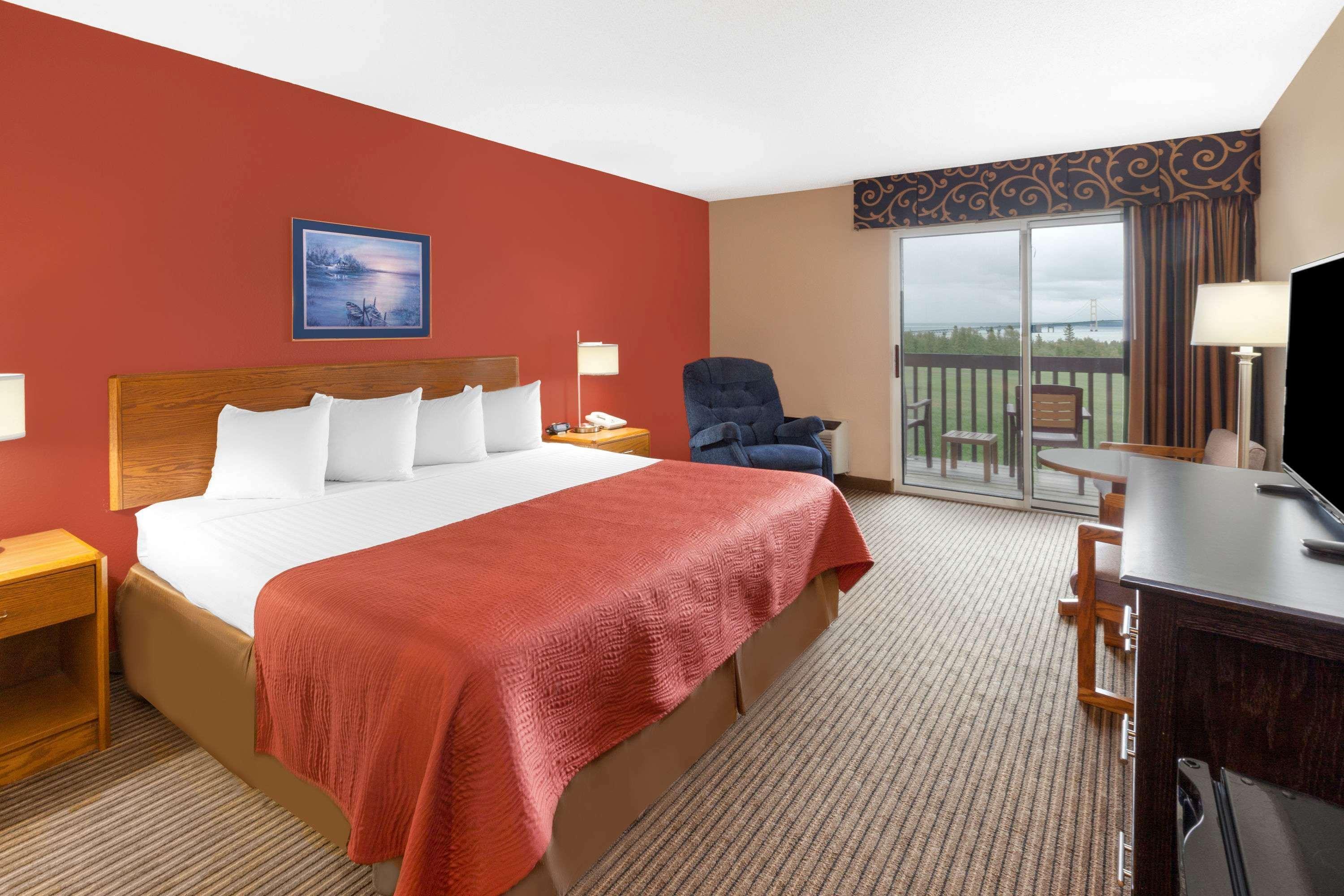 Super 8 By Wyndham St. Ignace Hotel Luaran gambar