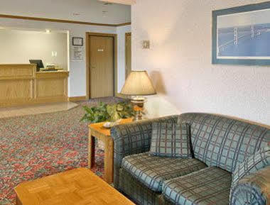 Super 8 By Wyndham St. Ignace Hotel Luaran gambar