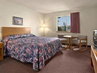 Super 8 By Wyndham St. Ignace Hotel Luaran gambar