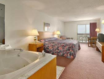 Super 8 By Wyndham St. Ignace Hotel Luaran gambar